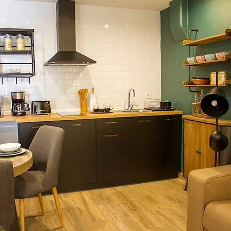 Apartamento English House In By Apartelier *