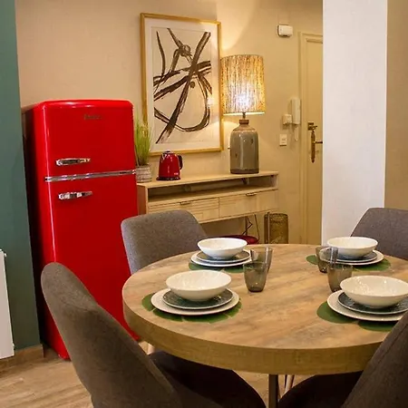 English House In By Apartelier Apartamento *