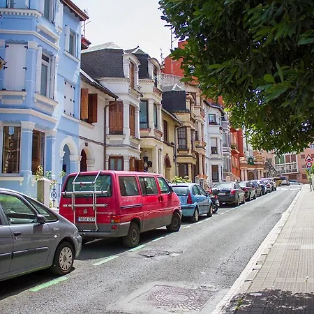 English House In By Apartelier Apartamento *